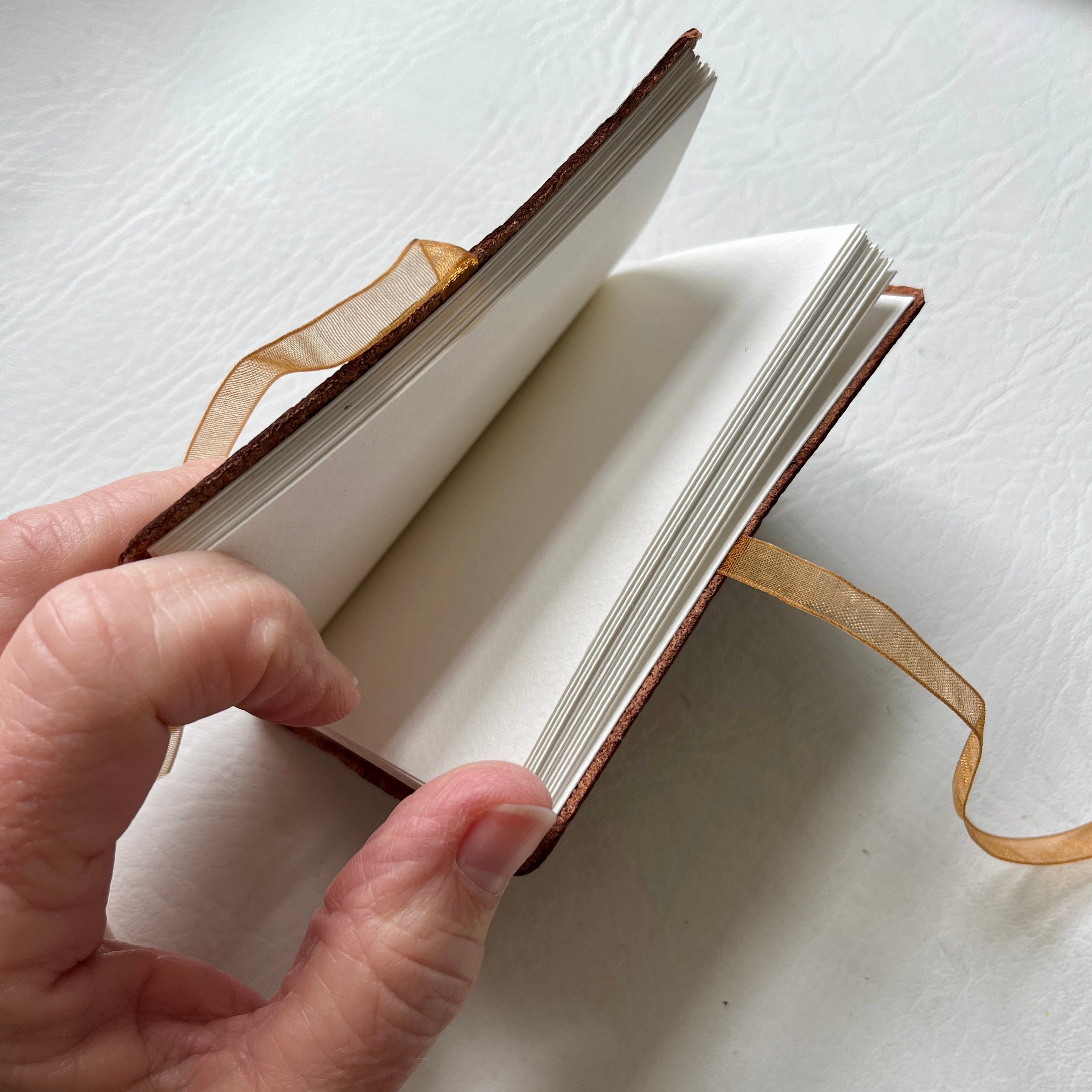 Jumbo handmade journal in genuine leather - blank pages